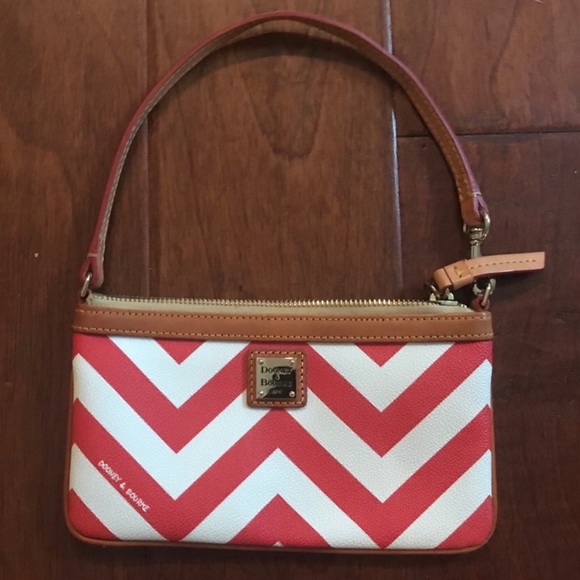 Dooney & Bourke Handbags - 💚🎄💚Dooney and Bourke Adorable NWOT Wristlet 💚